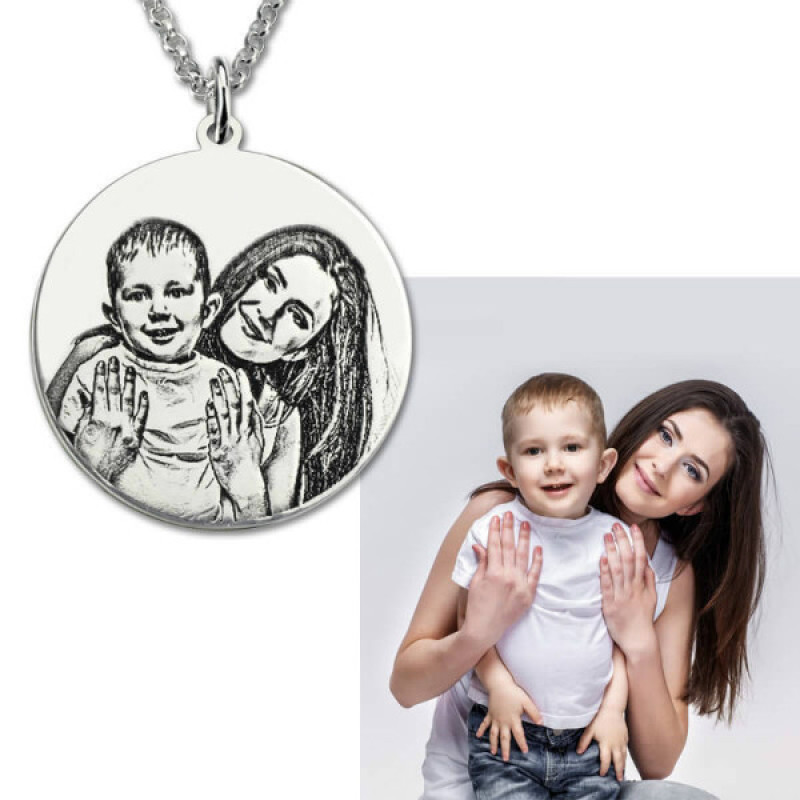 Round photo necklace with engraved text