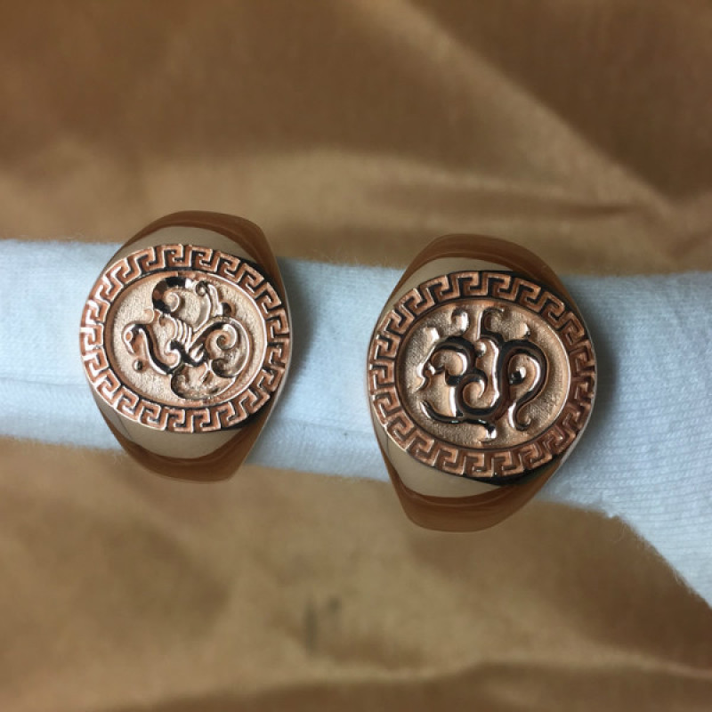 Custom Family Crest Signet Ring Custom family crest signet ring for engraved coat of arms design