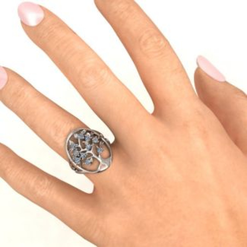 Oval Family Tree Ring detail view Oval Family Tree Ring detail view
