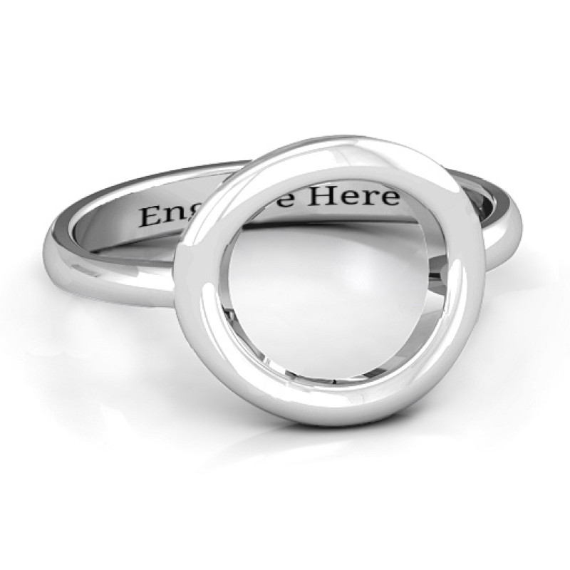 Simple Circle Karma Ring with interlocking circle design