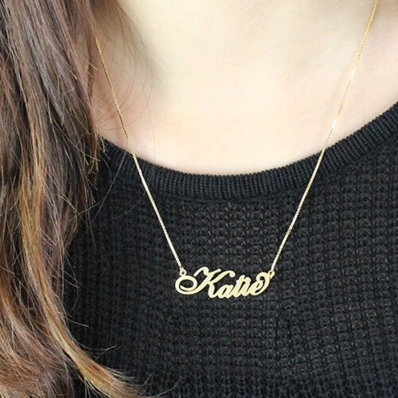 Carrie Nameplate Necklace Detail Carrie-style personalised nameplate necklace detail
