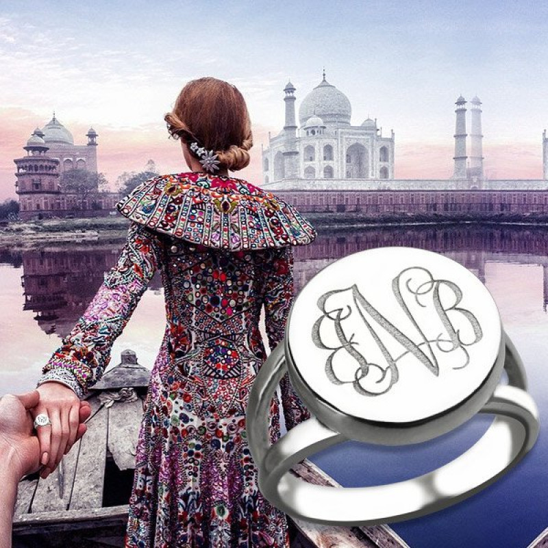 Circle Monogram Signet Ring Circle monogram signet ring detail