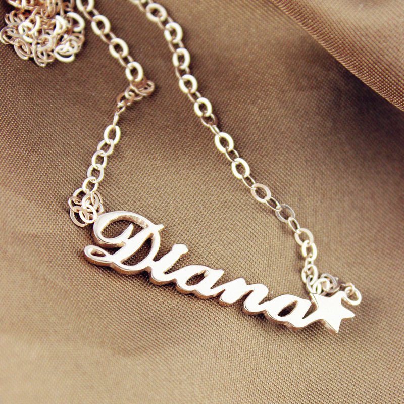 Carrie-style personalised script name necklace