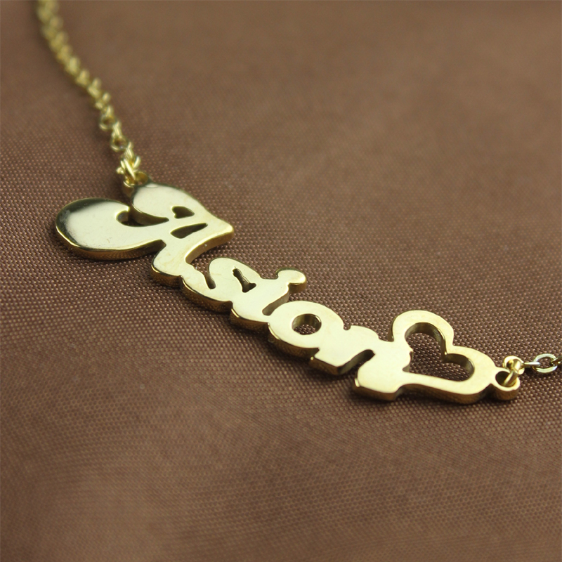 Personalised BANANA font heart-shaped name necklace in solid gold