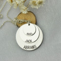 Personalised three-disc necklace with engraved names, product view