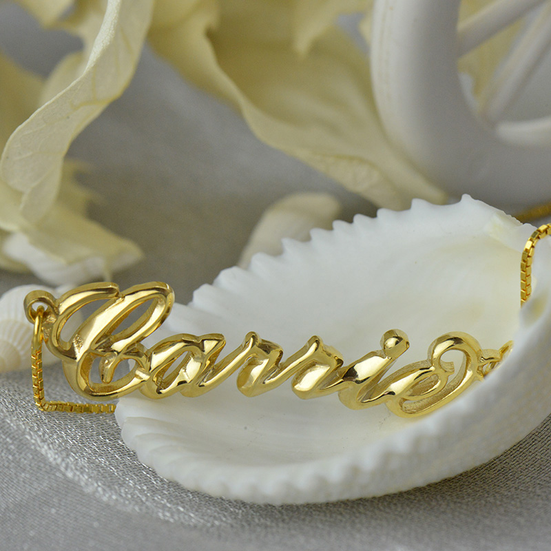 Personalised 3D Carrie name necklace view