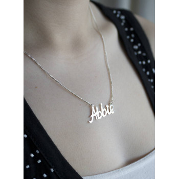 How to buy the best personalised name necklace online