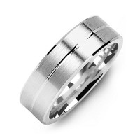Brushed Men's Ring with Beveled Edges and Lined Centre