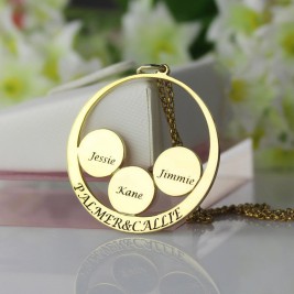 Mothers Family Name Pendant In Gold
