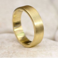 Mens 18ct Gold Wedding Ring, Spun Silk Finish