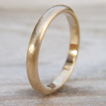 3mm Hammered Wedding Ring In 18ct Gold