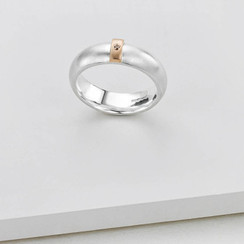 Cognac Diamond Linear Ring