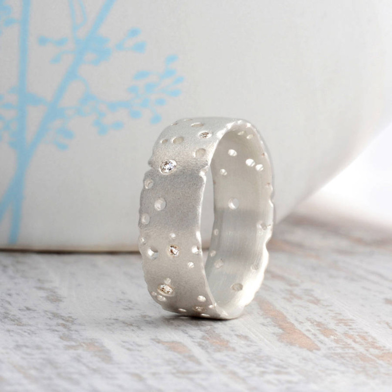 Diamond Ring with 10 Diamonds Diamond ring with multiple diamonds