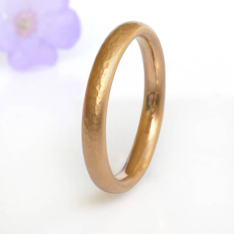 Hammered comfort-fit wedding ring