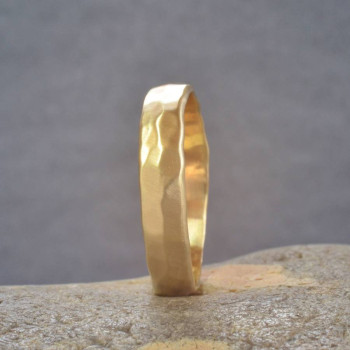 18ct Gold Handmade Hammered Wedding Ring 18ct Gold Handmade Hammered Wedding Ring