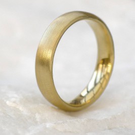 Mens Comfort Fit 18ct Gold Wedding Band