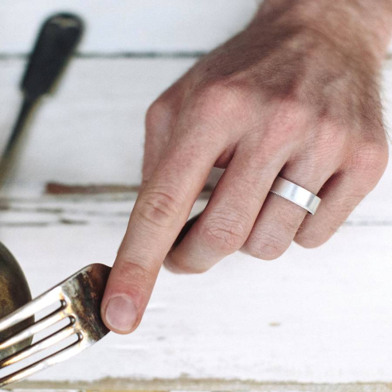 Men's Decorated Wedding Ring Men's decorated wedding ring