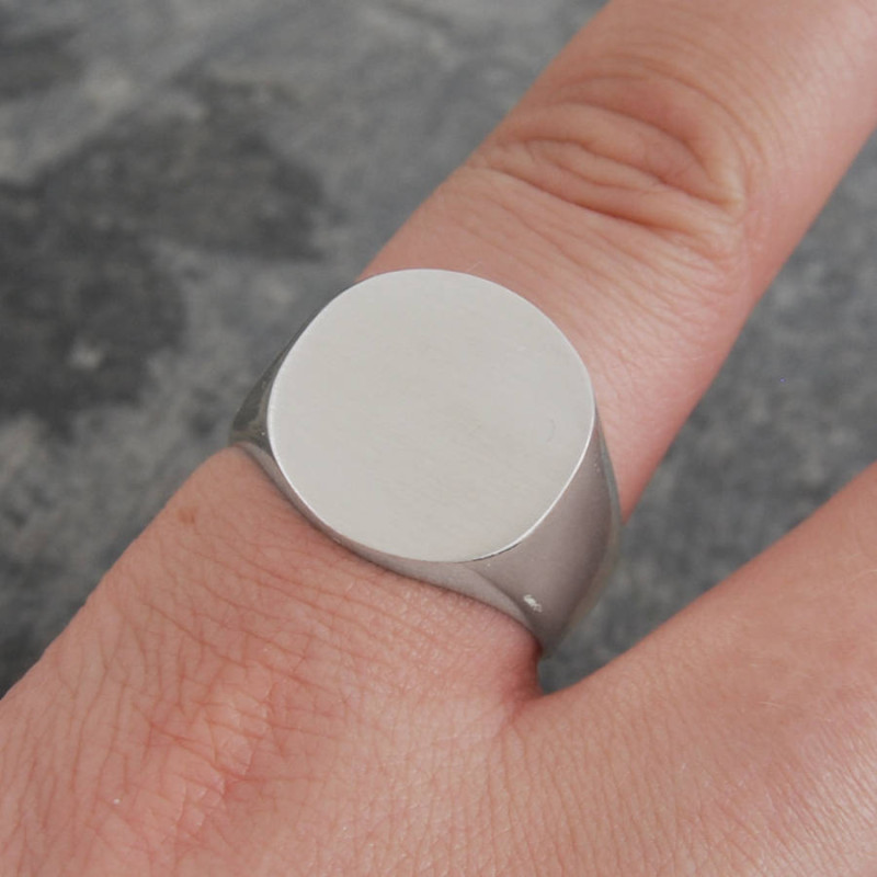 Circular Signet Ring Detail Men's solid silver circular signet ring detail