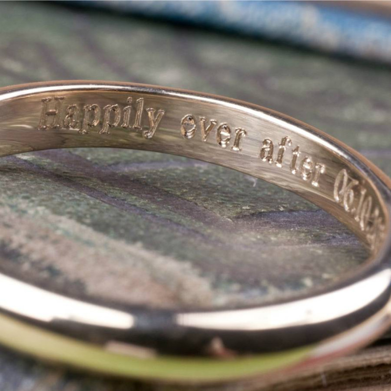 Personalised solid gold wedding band set