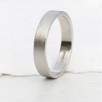 18ct White Gold Wedding Ring With Spun Silk Finish