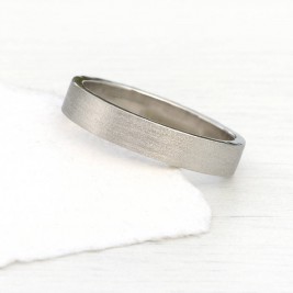 18ct White Gold Wedding Ring With Spun Silk Finish