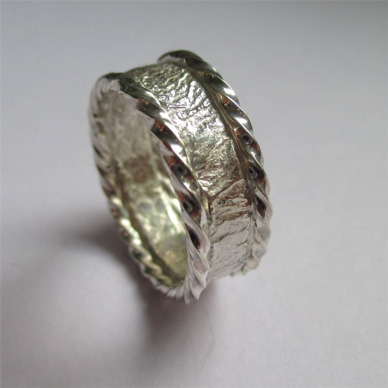 Rocky Outcrop Twist Ring product image