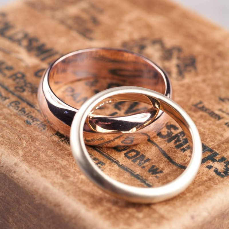 Handmade Men's 18ct Gold Wedding Ring - Gallery Image 3 Simple handmade men's 18ct gold wedding ring